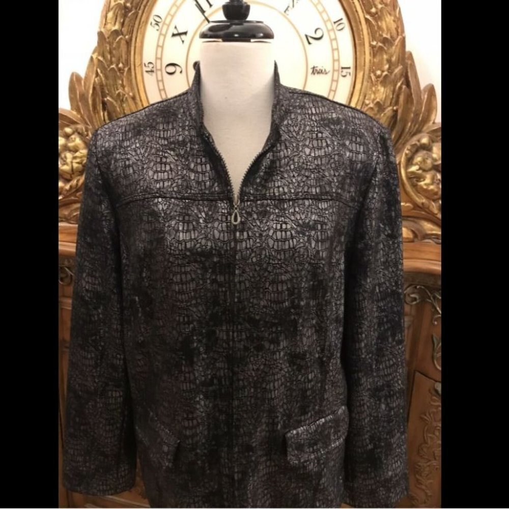 ALFRED DUNNER. Size 14. Reptile Embossed. Zip Front Jacket. Silver Black. D